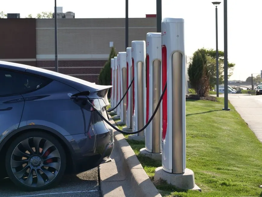 DC Fast Charger Services in Aurora