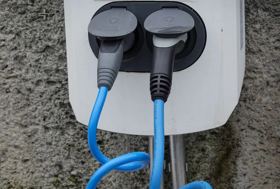 EVcharge fix Co technicians